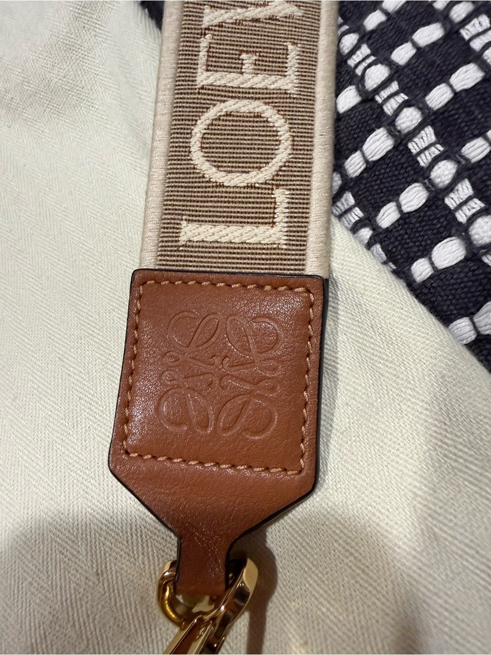 LOEWE mini slit tote bag raffia. - Picture 3 of 9